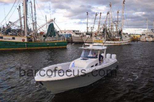 Edgewater 370CC avaliação e ficha técnica